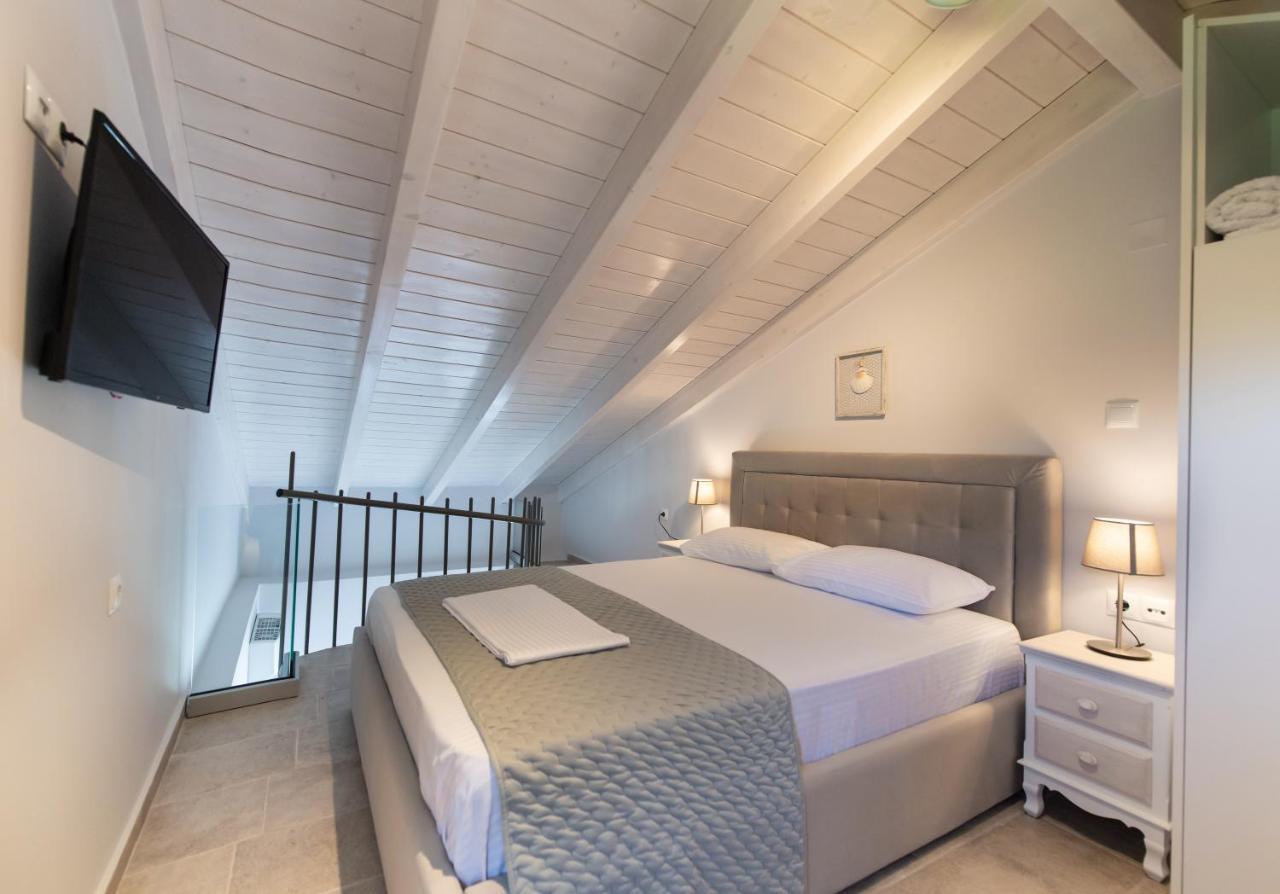 Kalipso & Nafsika Maisonettes Grey Diamond Villa Nikiana Exteriör bild