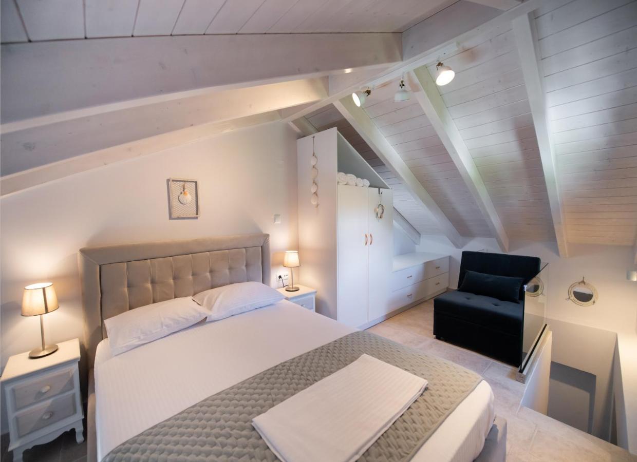 Kalipso & Nafsika Maisonettes Grey Diamond Villa Nikiana Exteriör bild